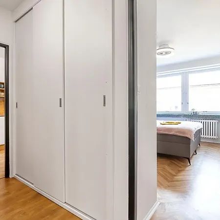 Apartment Popular Location / Street View / 4 Ppl / Netflix