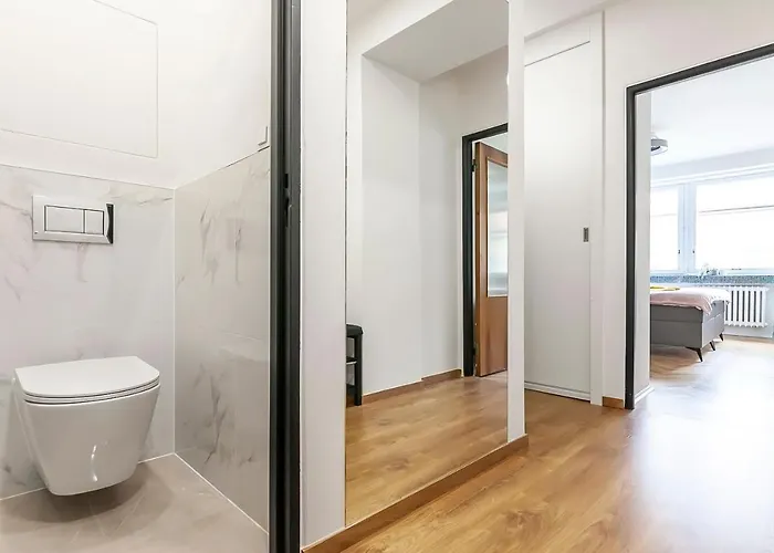 Popular Location / Street View / 4 Ppl / Netflix Appartamento Praga