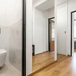 Popular Location / Street View / 4 Ppl / Netflix Διαμέρισμα Πράγα